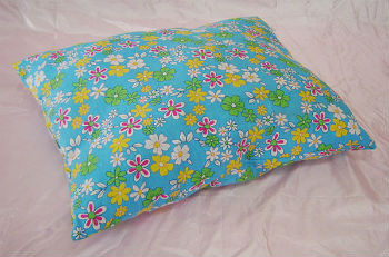 Coussin doux et confortable motif fleurs